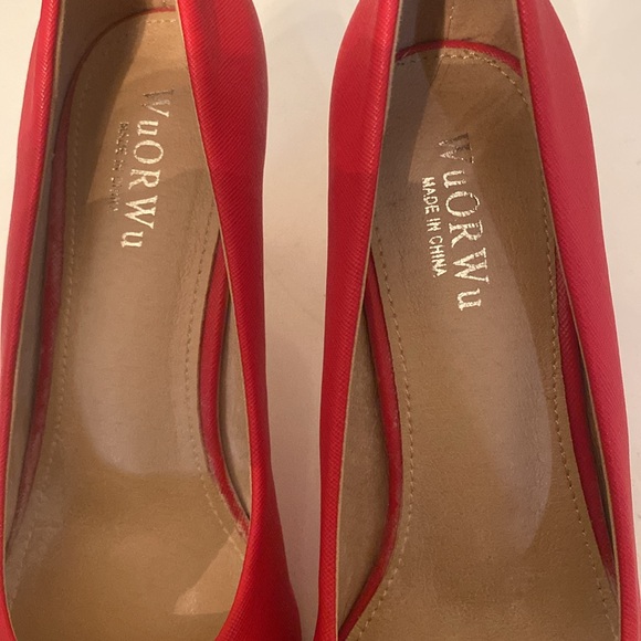 Brand new red pumps smoke free and pet free home - Picture 4 of 4